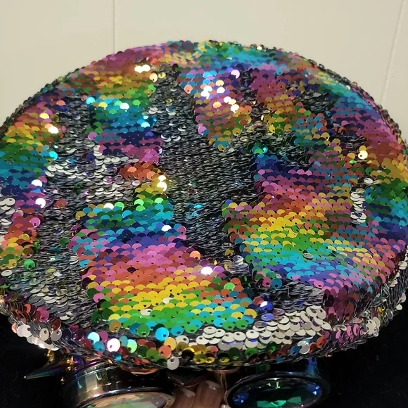 Rave hat